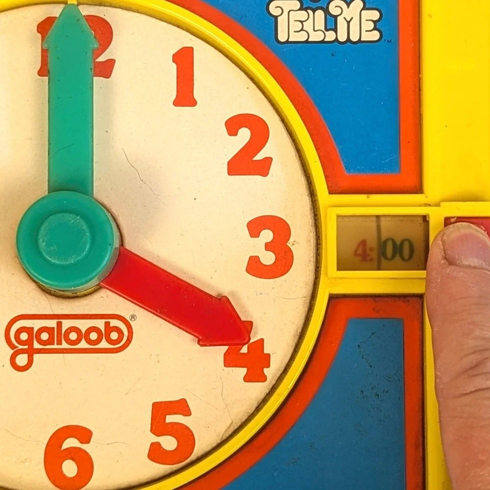Vintage‎ 1988 Galoob Touch N Tell Me Learning Clock Toy Yellow Retro Education